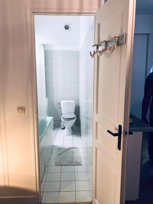 The Spot In The Center On Fontainebleau Apartment Bagian luar foto