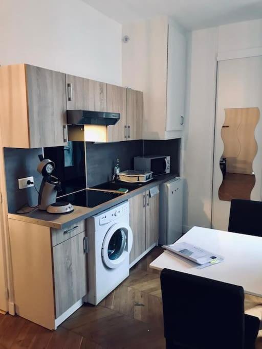 The Spot In The Center On Fontainebleau Apartment Bagian luar foto